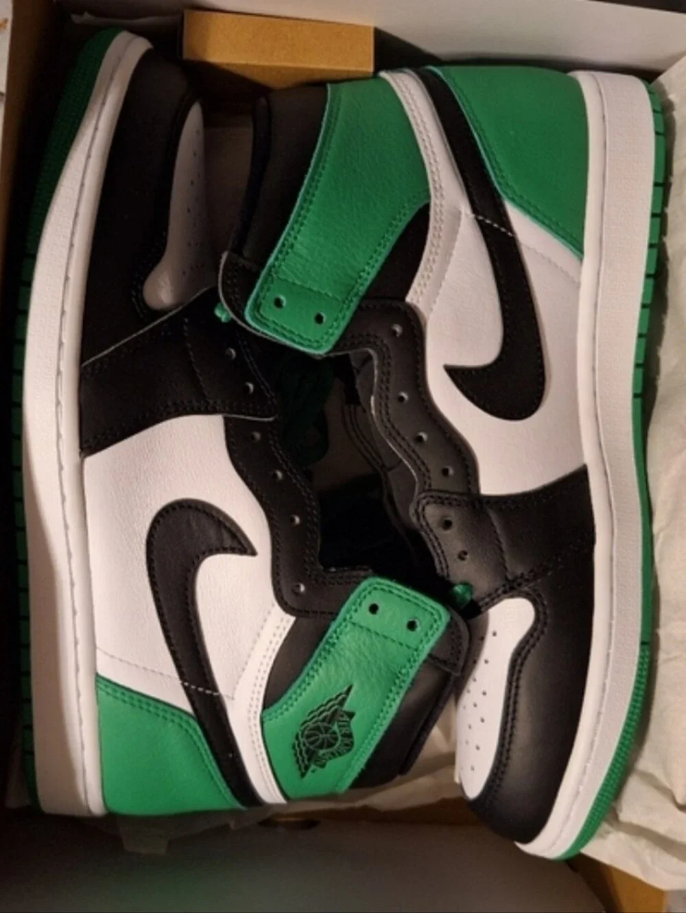 NWT Men's Jordan 1 Retro OG Sneaker